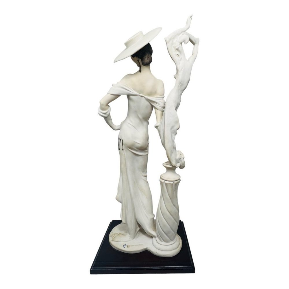Giuseppe Armani Vintage 1992 Porcelain Statue 18" - Picture 9 of 13